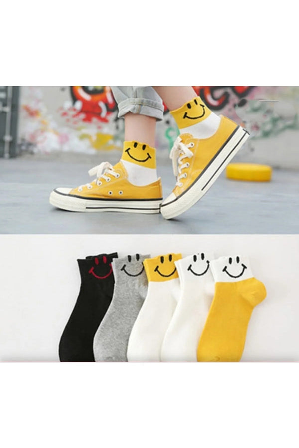 Gülümseyen Yüz Desenli Renkli Çoraplar - Smiley Soket Çorap