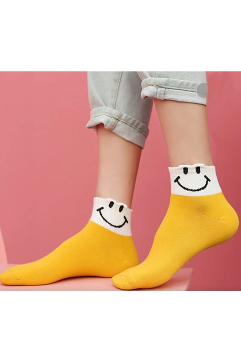 Gülümseyen Yüz Desenli Renkli Çoraplar - Smiley Soket Çorap